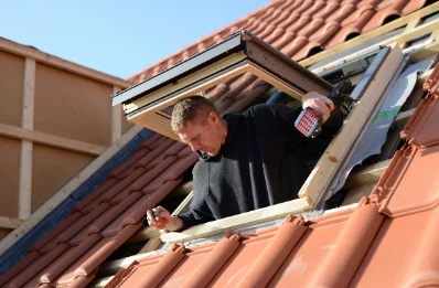 Pose de fenêtres de toit Velux à Champdieu